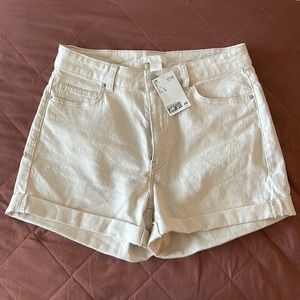 H&M Cuffed Cream Denim Shorts (NWT)
